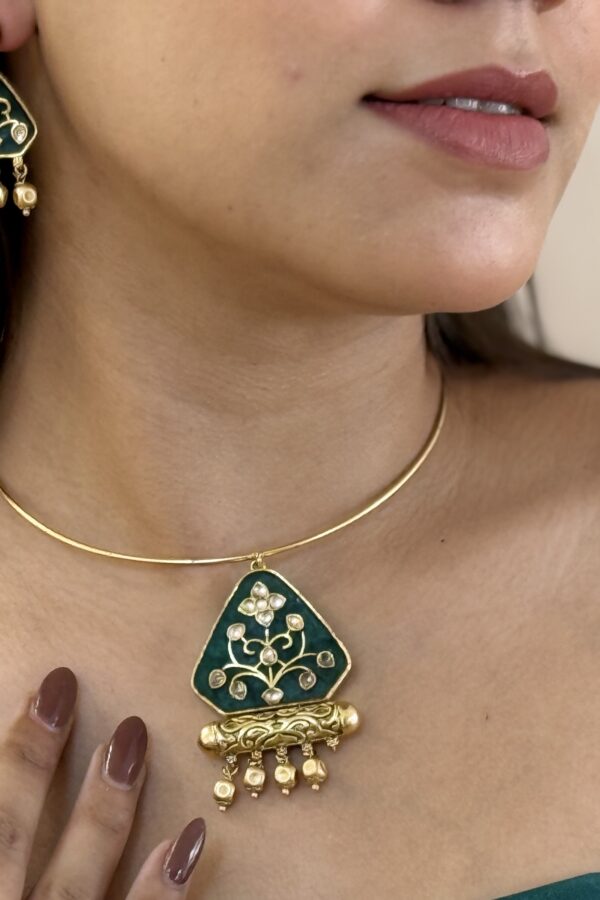 Regal Gold-Tone Kundan Necklace