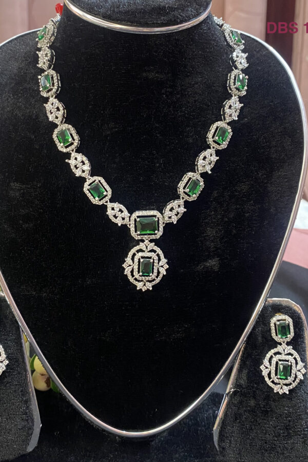 AD NECKLACE-GREEN