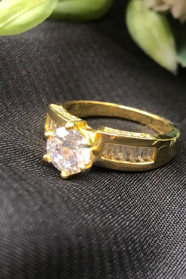 GOLD PLATED RING MADE OF CUBIC ZIRCONIA