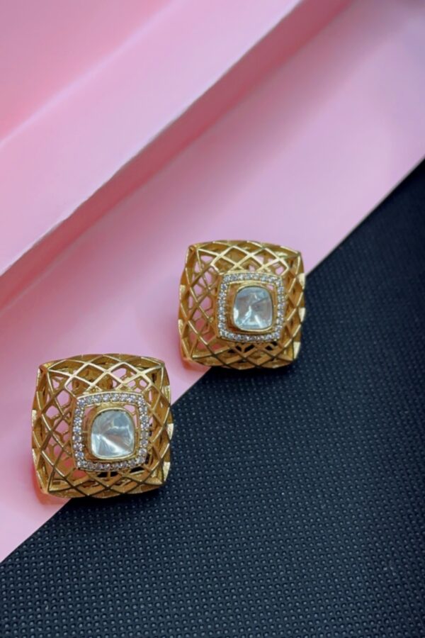 KUNDAN-TOPS