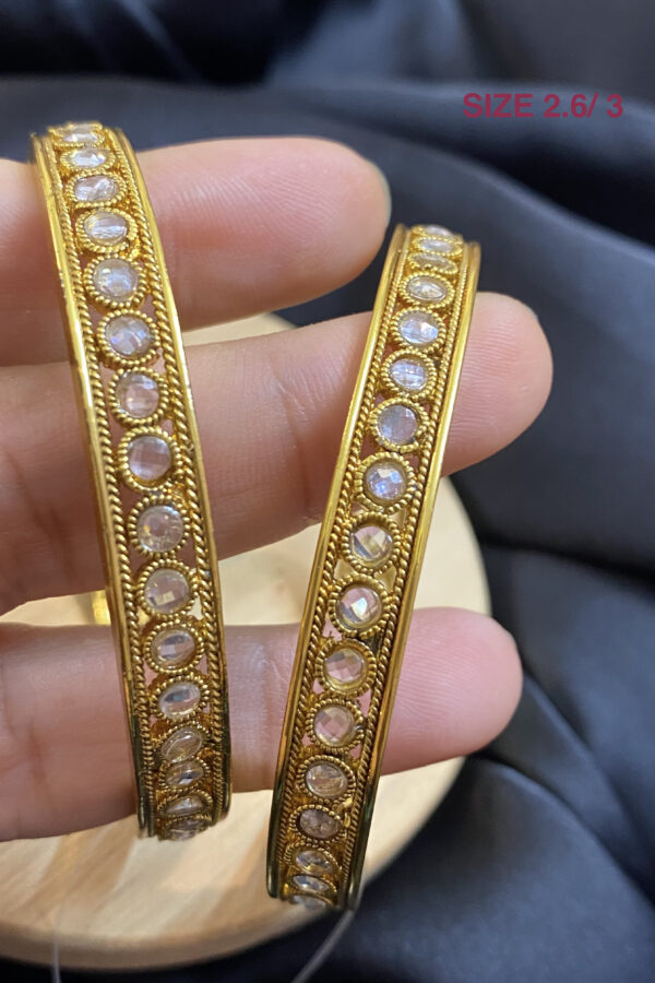 GOLD PLATED MADE WITH ZIRCONIA BANGLES.