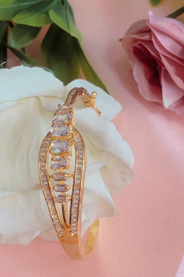 GOLDEN PLATED MADE WITH CUBIC ZIRCONIA BRACELET