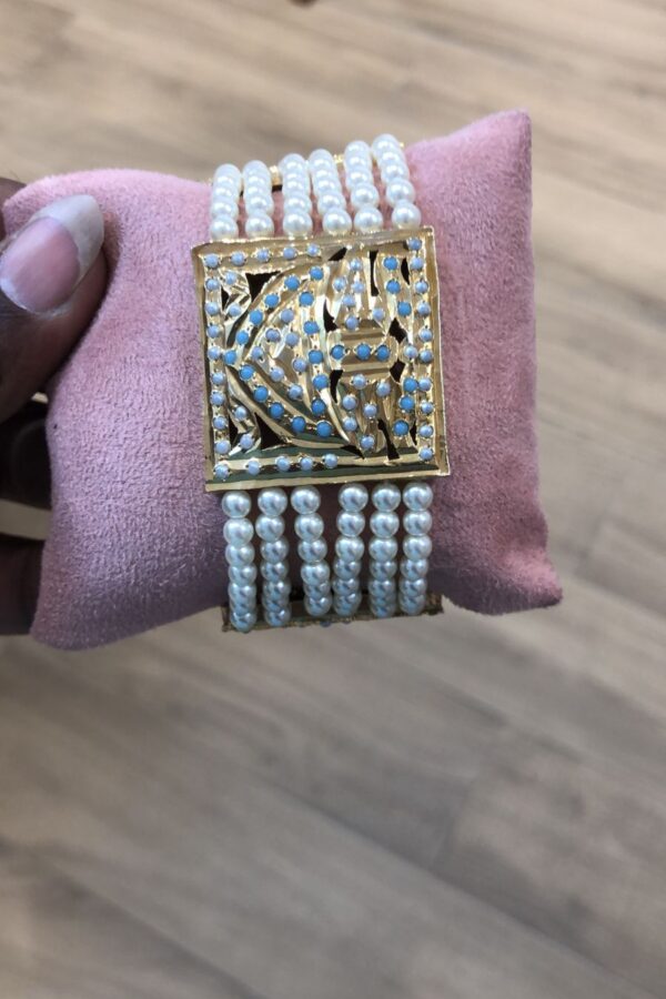 GOLDEN PLATED ON BRASS MADE WITH PEARLS KUNDAN BRACELET.