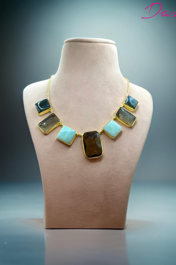 HANDMADE-NECKLACE