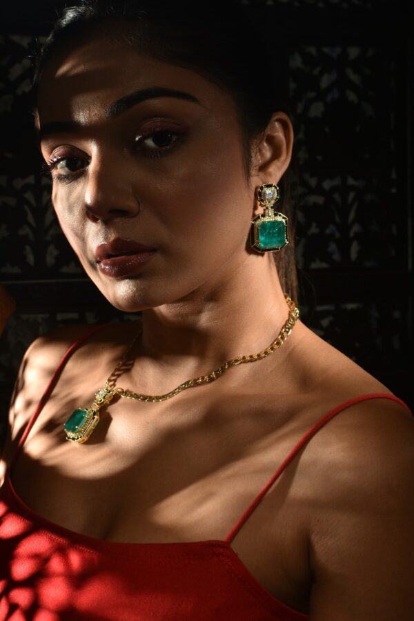 AD-GREEN-NECKLACE
