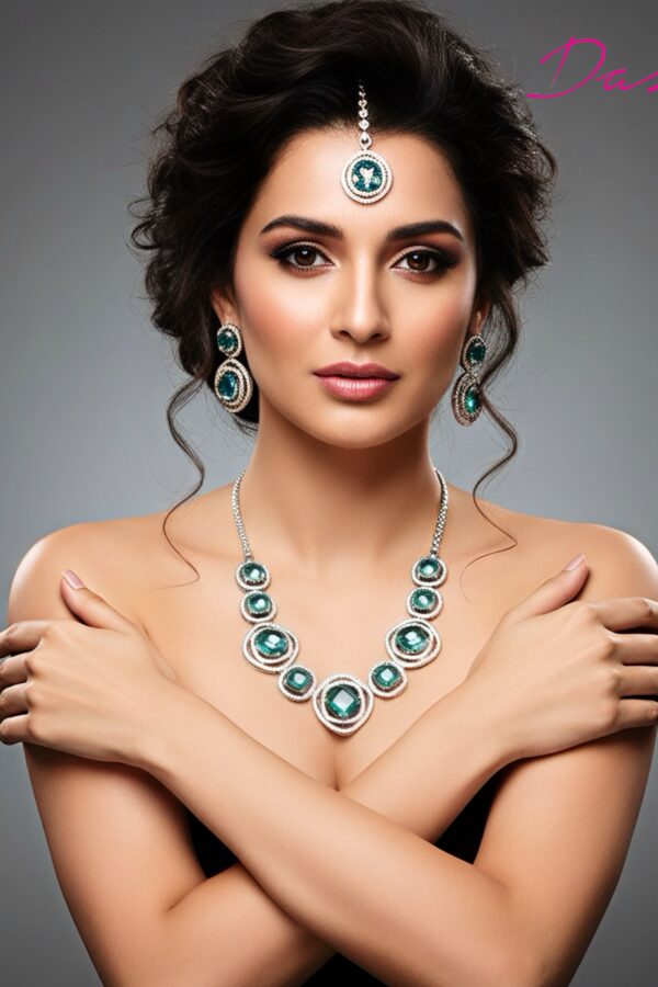 AD GREEN NECKLACE