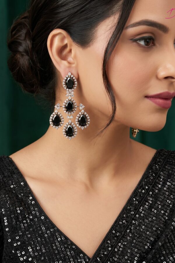 Royal Noir Earrings