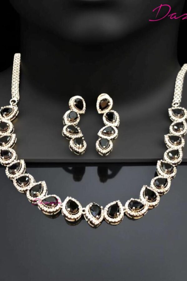 AD-NECKLACE-BLACK