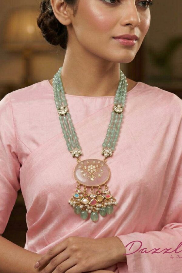 Elegant Kundan necklace