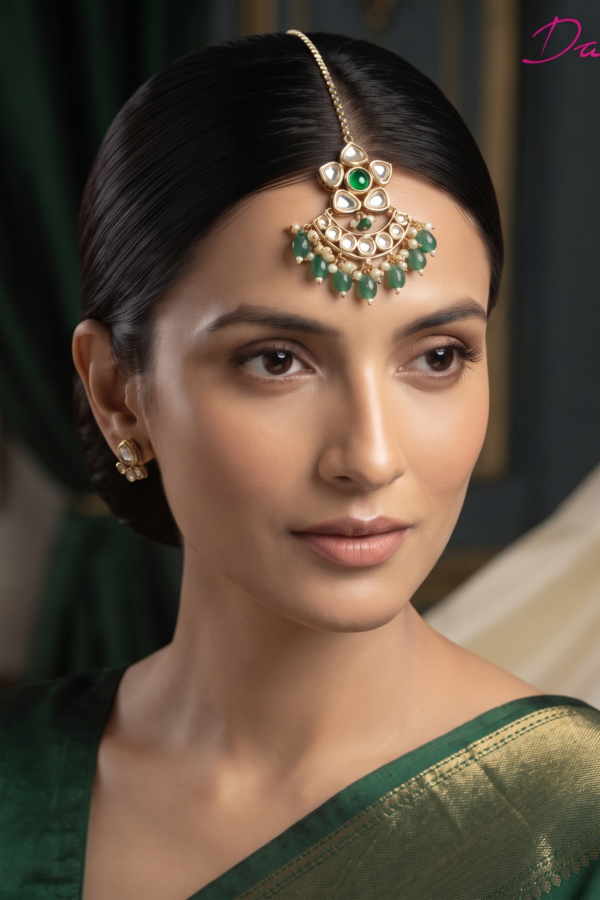 Traditional Kundan Tikli